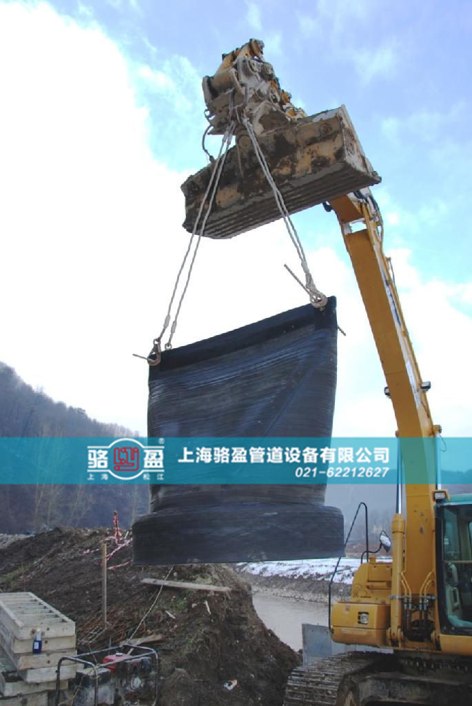 大口徑橡膠法蘭式<a href=http://www.americhimarketing.com/ target=_blank class=infotextkey><a href=http://www.americhimarketing.com target=_blank class=infotextkey>鴨嘴閥</a></a>安裝圖